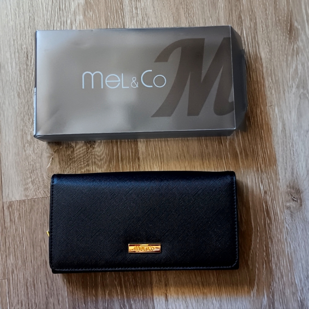 NWT Mel&Co Vegan Leather Trifold Wallet